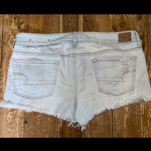 American Eagle Shorts Stretch Distress Light Wash - Picture 5 of 5